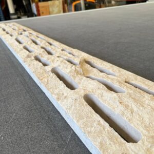Burmak AG Naturstein Wasserstrahlschneiden Lüftungsschlitze