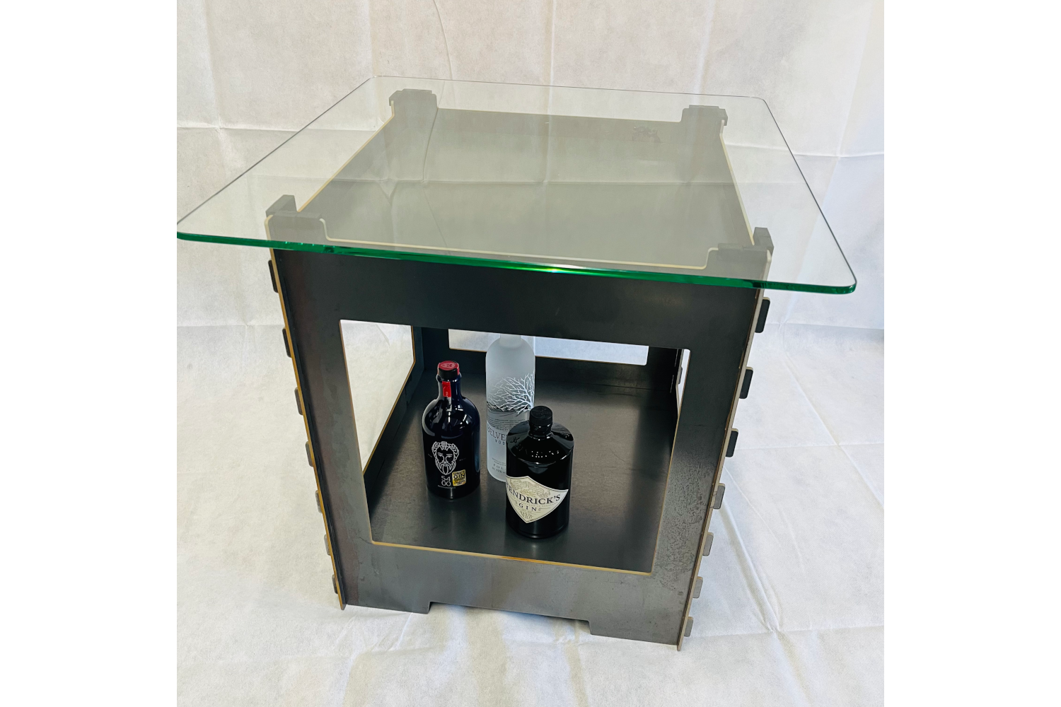 Salontisch mit Glasplatte